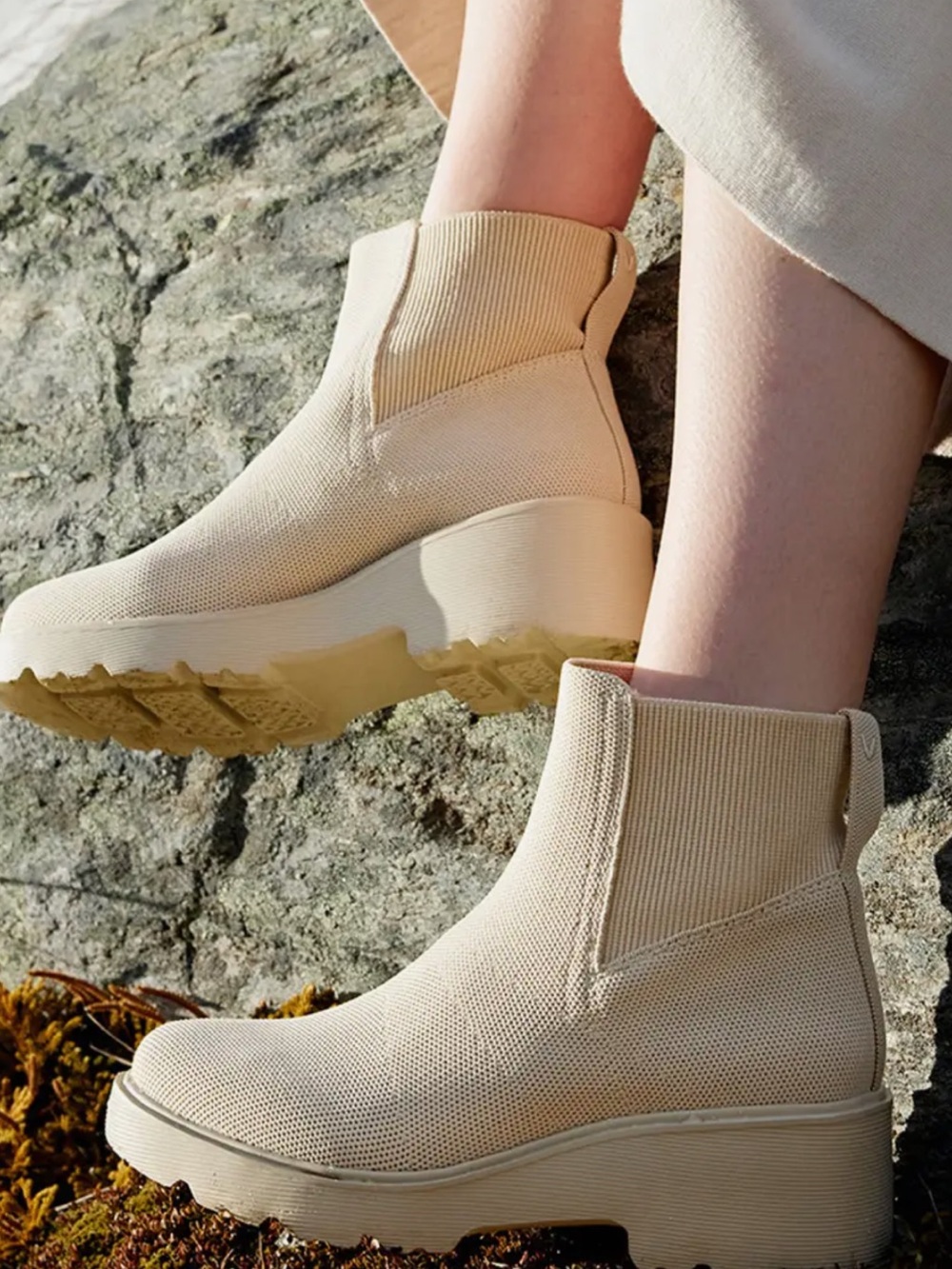 Vivaia beige Everly boot water repellent chunky heel size 39/8